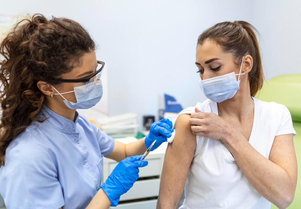 Vaccinarea antigripală a angajaților: merită pentru angajator? | Dava