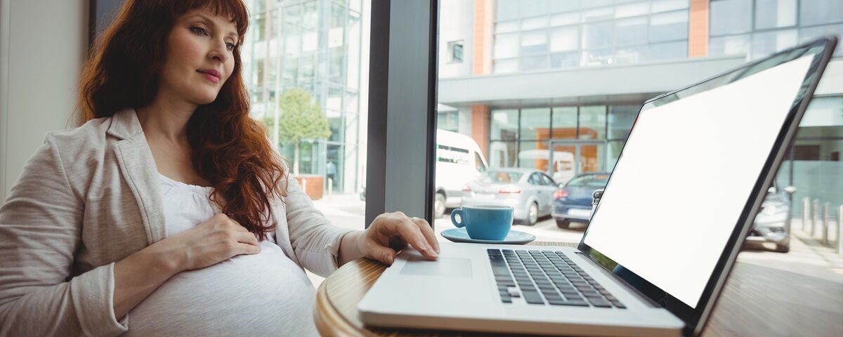 Salariata gravidă: drepturi la locul de muncă, protecția maternității și obligațiile angajatorului